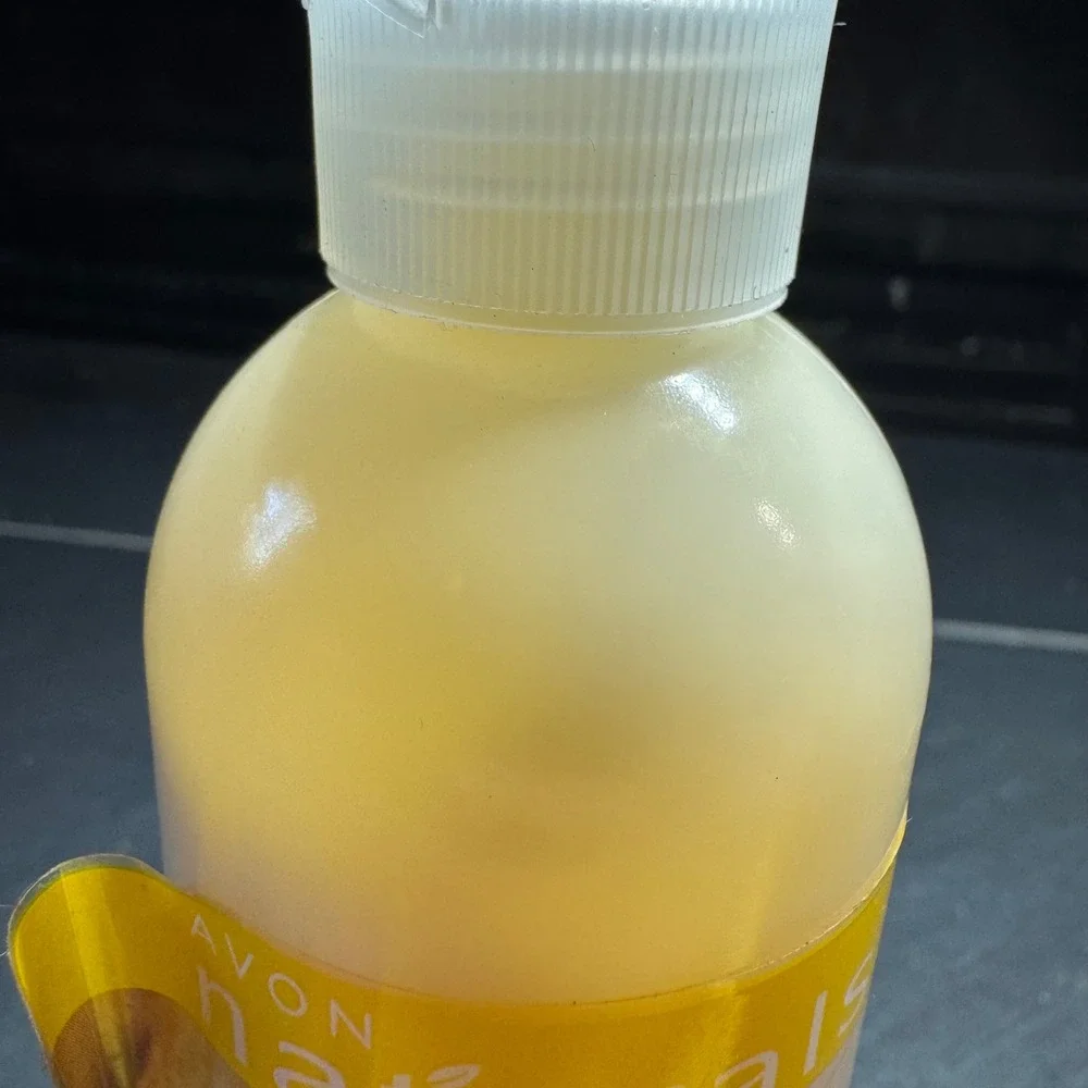 Avon Naturals Banana & Coconut Milk Body‎ Lotion 8.4oz Vintage 2007 Discontinued